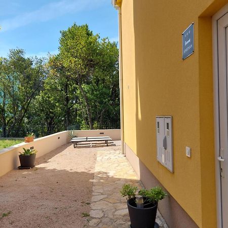 Spacious Apartment Close To The Sea In Split Area Каштела Экстерьер фото